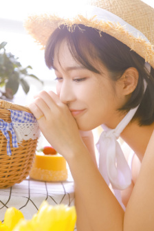 八重神子骑在旅行者身上